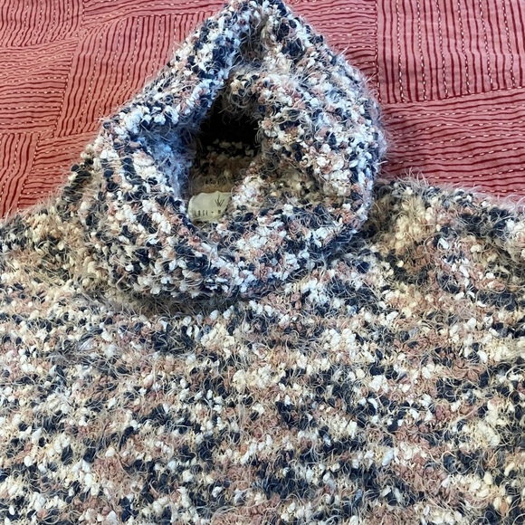Lost + Wander fuzzy Speckled Turtleneck oversized Sweater - Picture 3 of 14